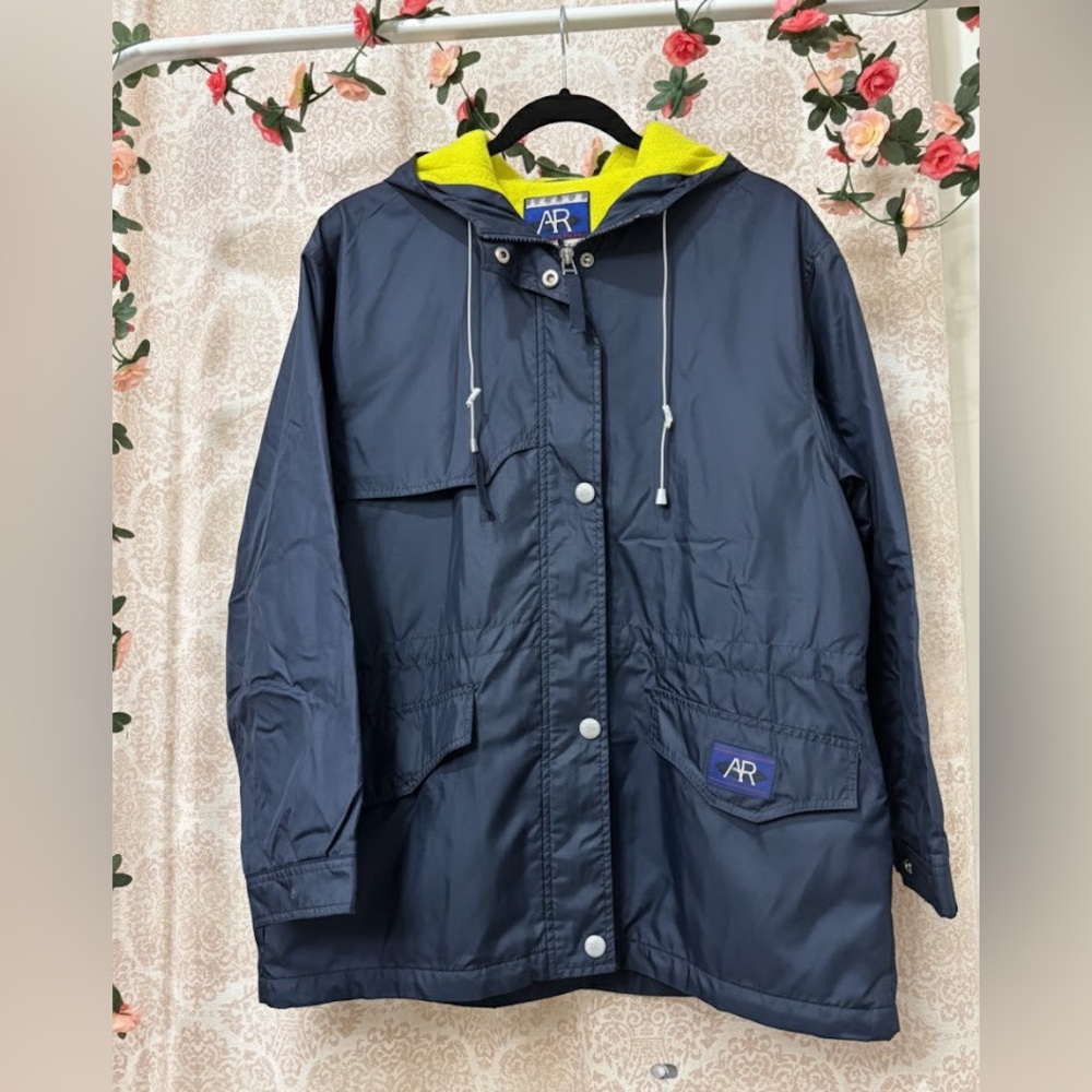 Vintage Navy Hooded Windbreaker/Raincoat